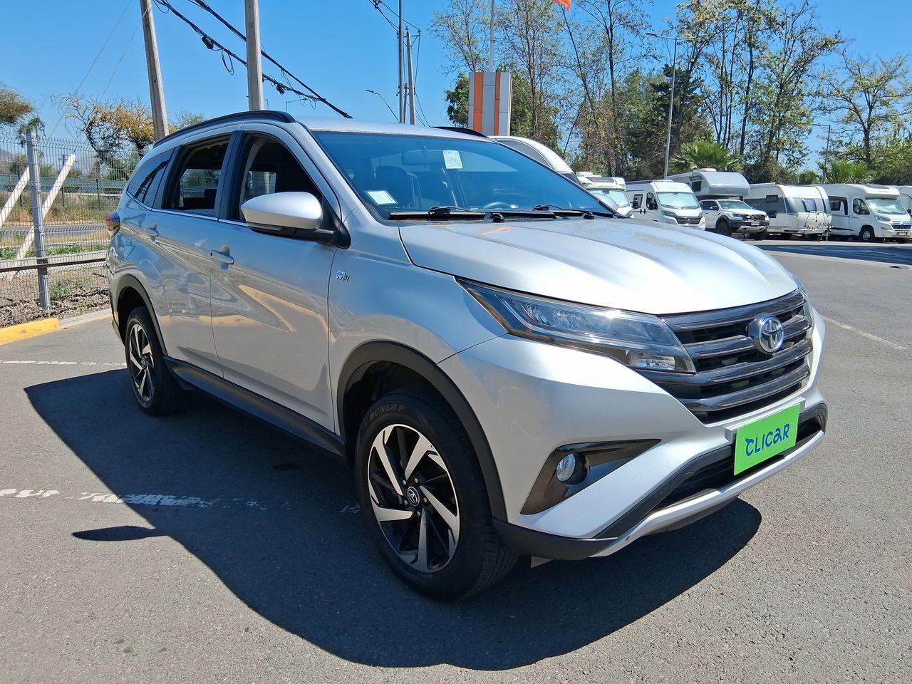 Station Wagon Toyota Rush