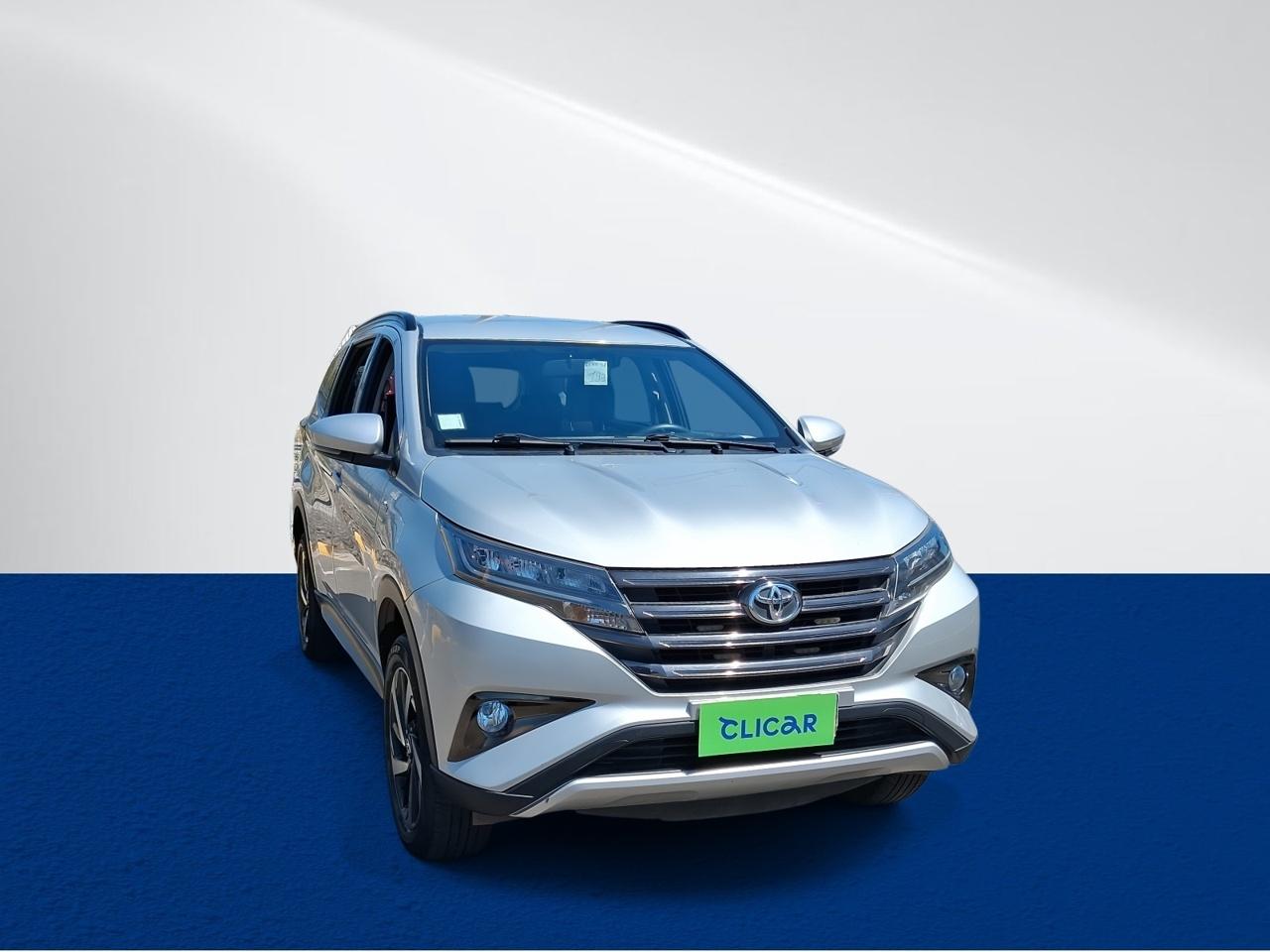 Station Wagon Toyota Rush