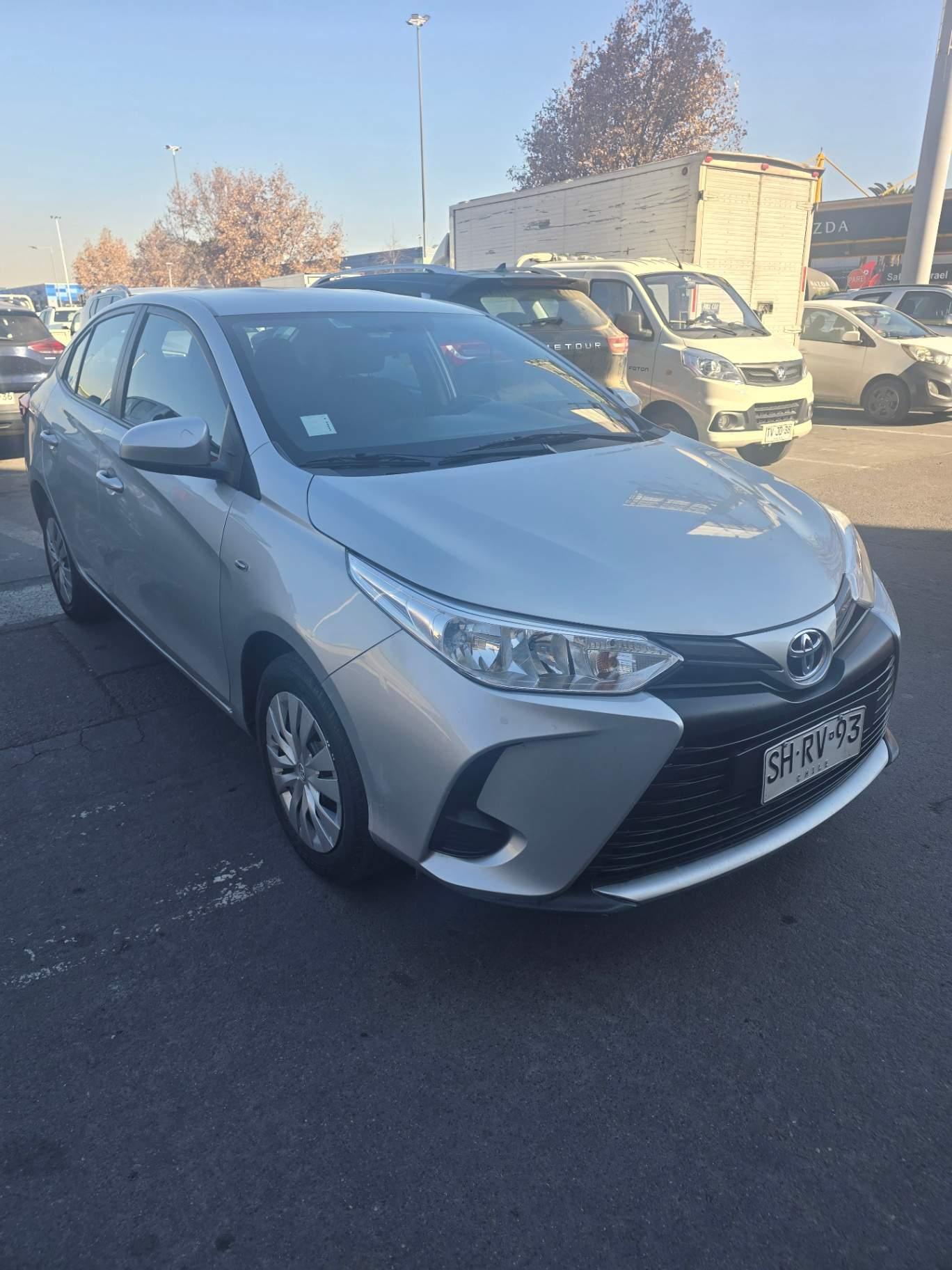 Automovil Toyota Yaris