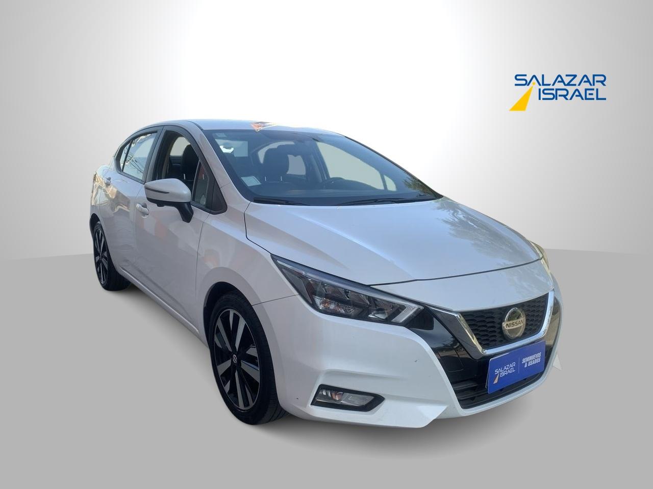 Automovil Nissan Versa