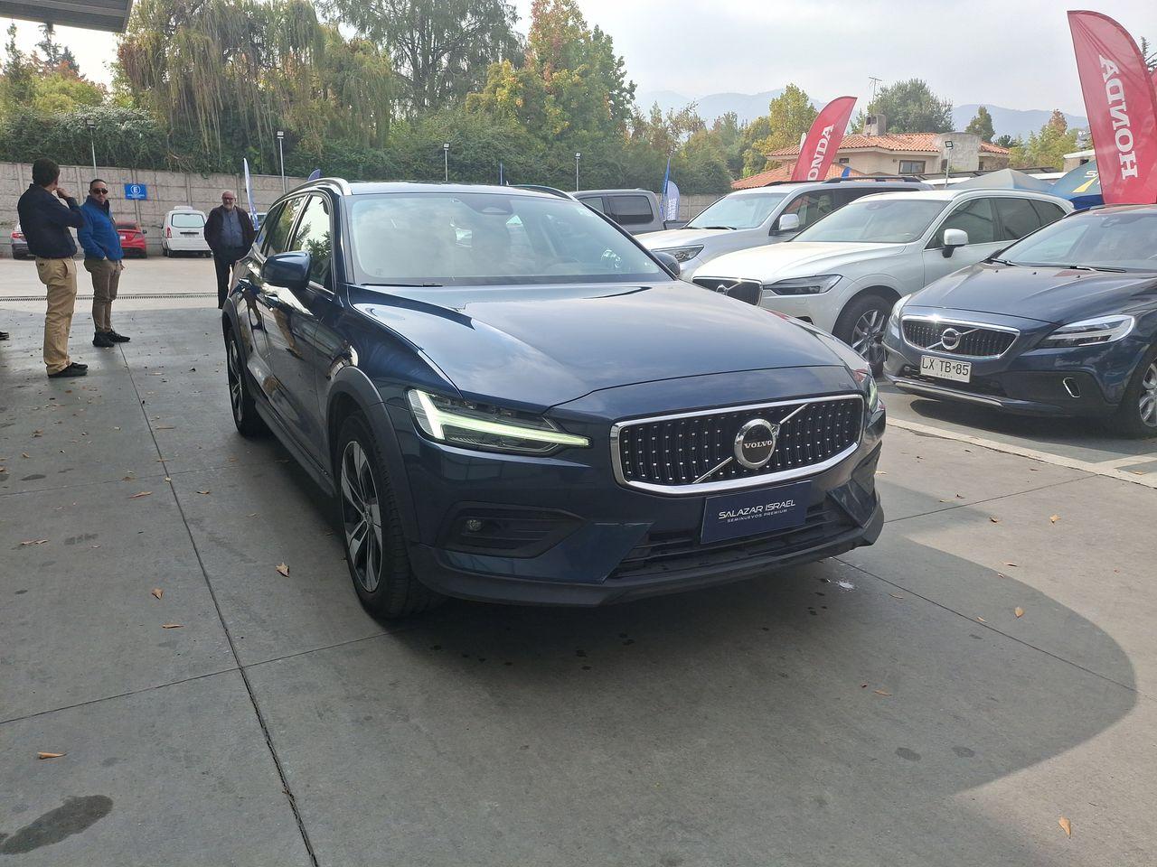 Station Wagon Volvo V60 Cross Country