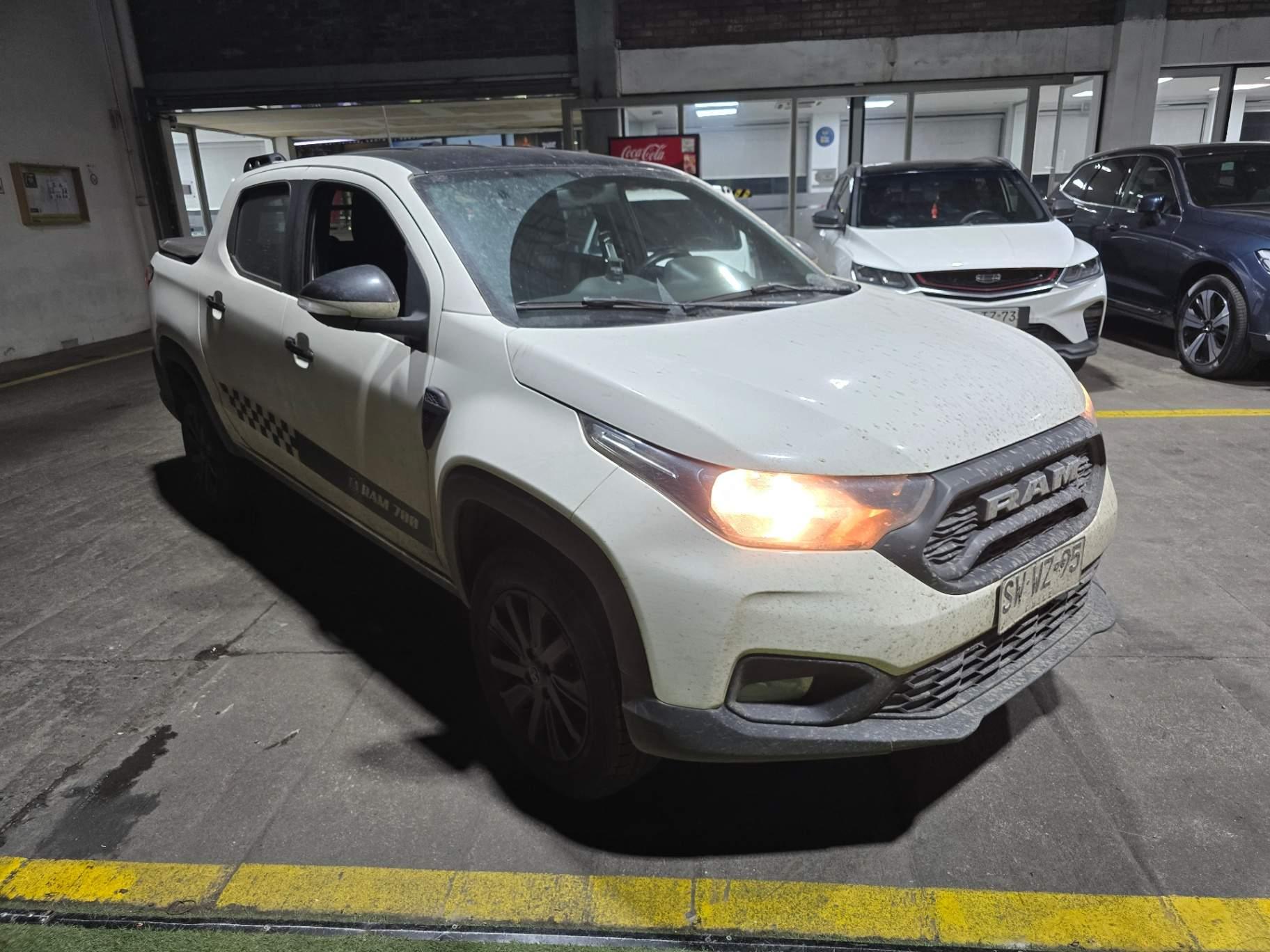 Camioneta Ram 700