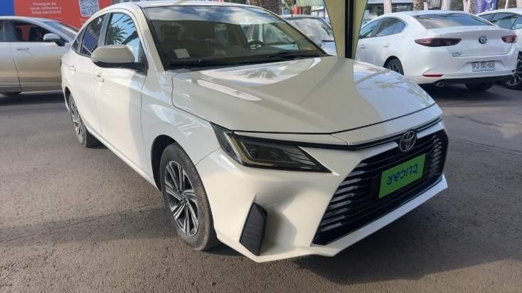 Automovil Toyota Yaris