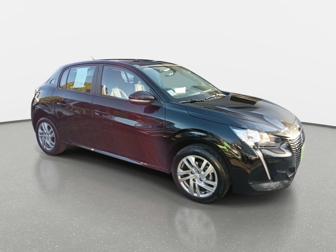 Automovil Peugeot 208