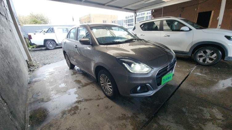 Automovil Suzuki Dzire