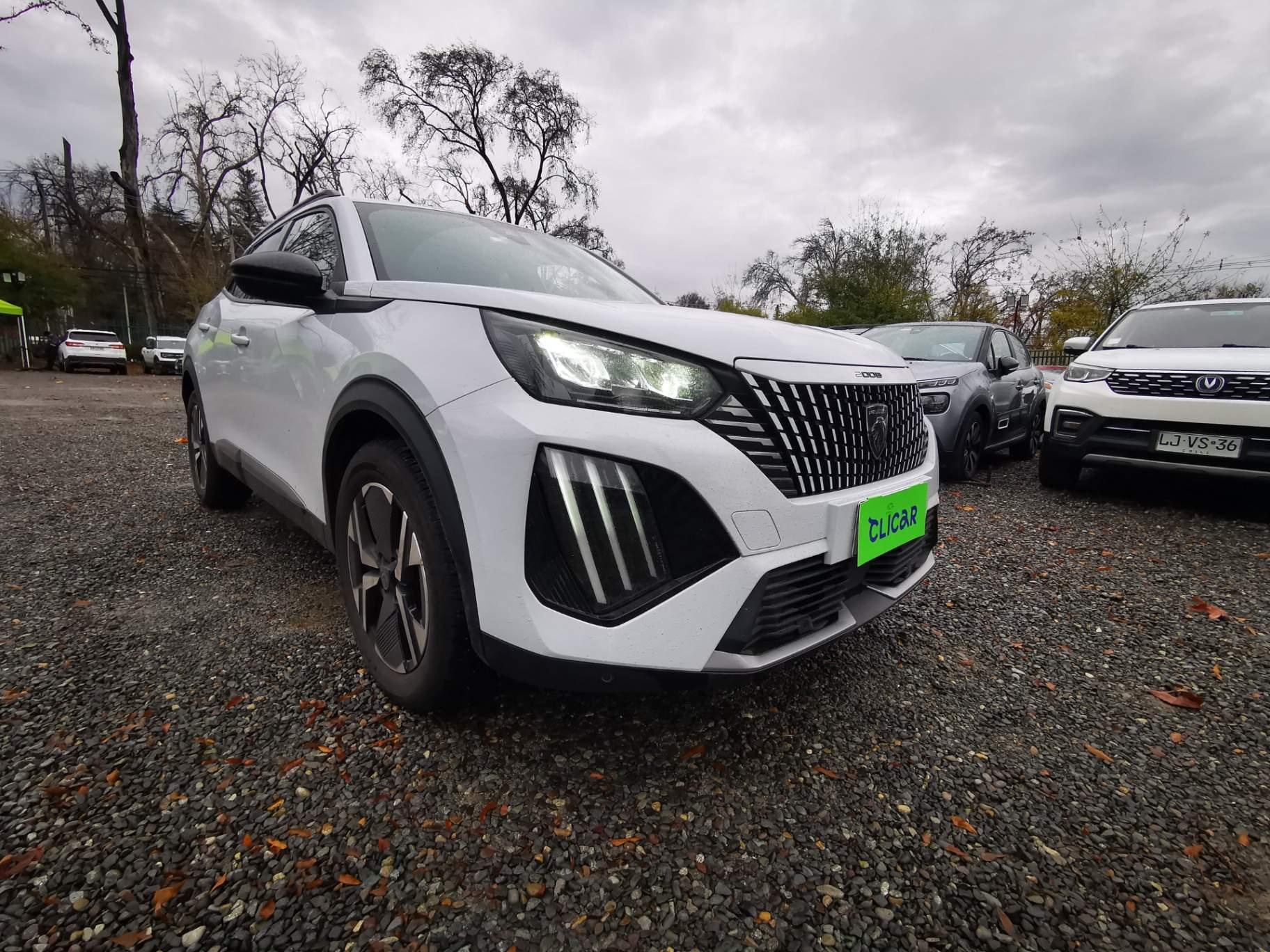Hatchback Peugeot 2008