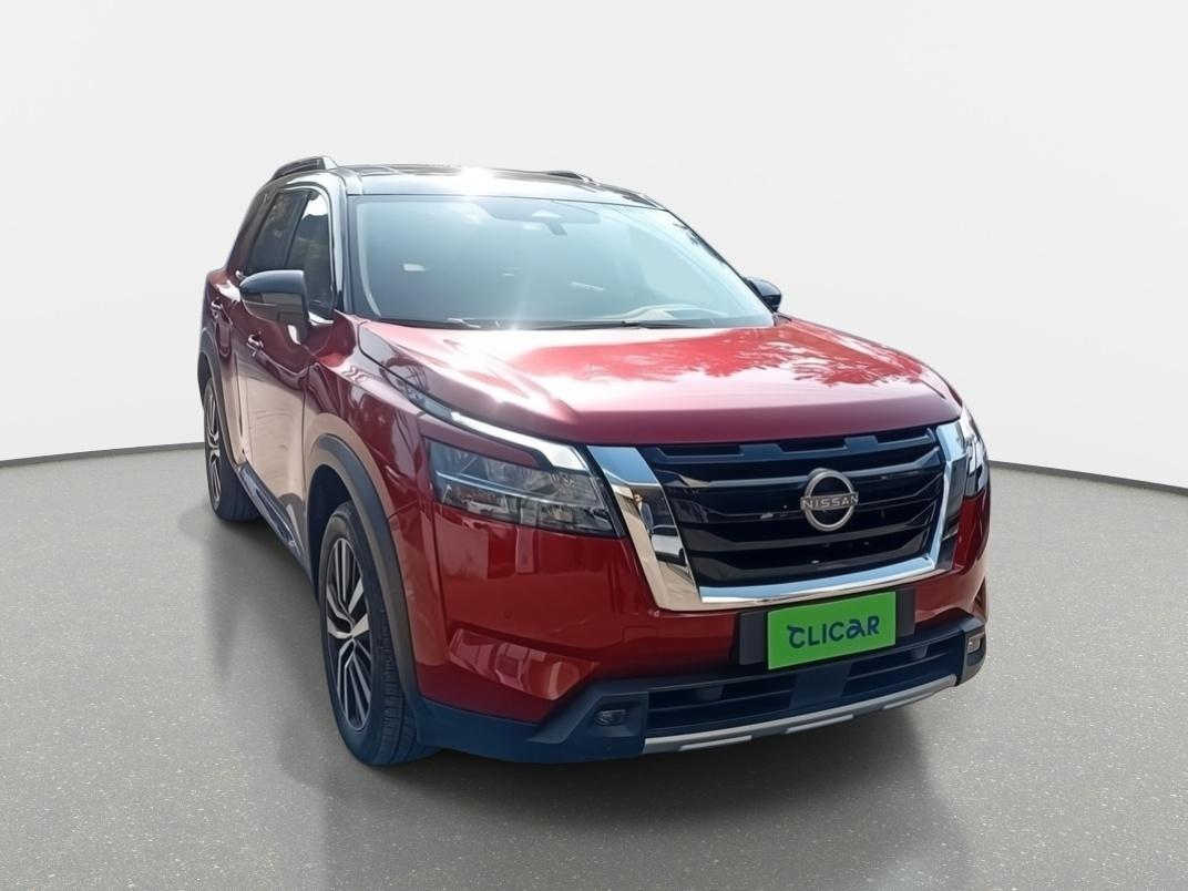 Station Wagon Nissan Pathfinder