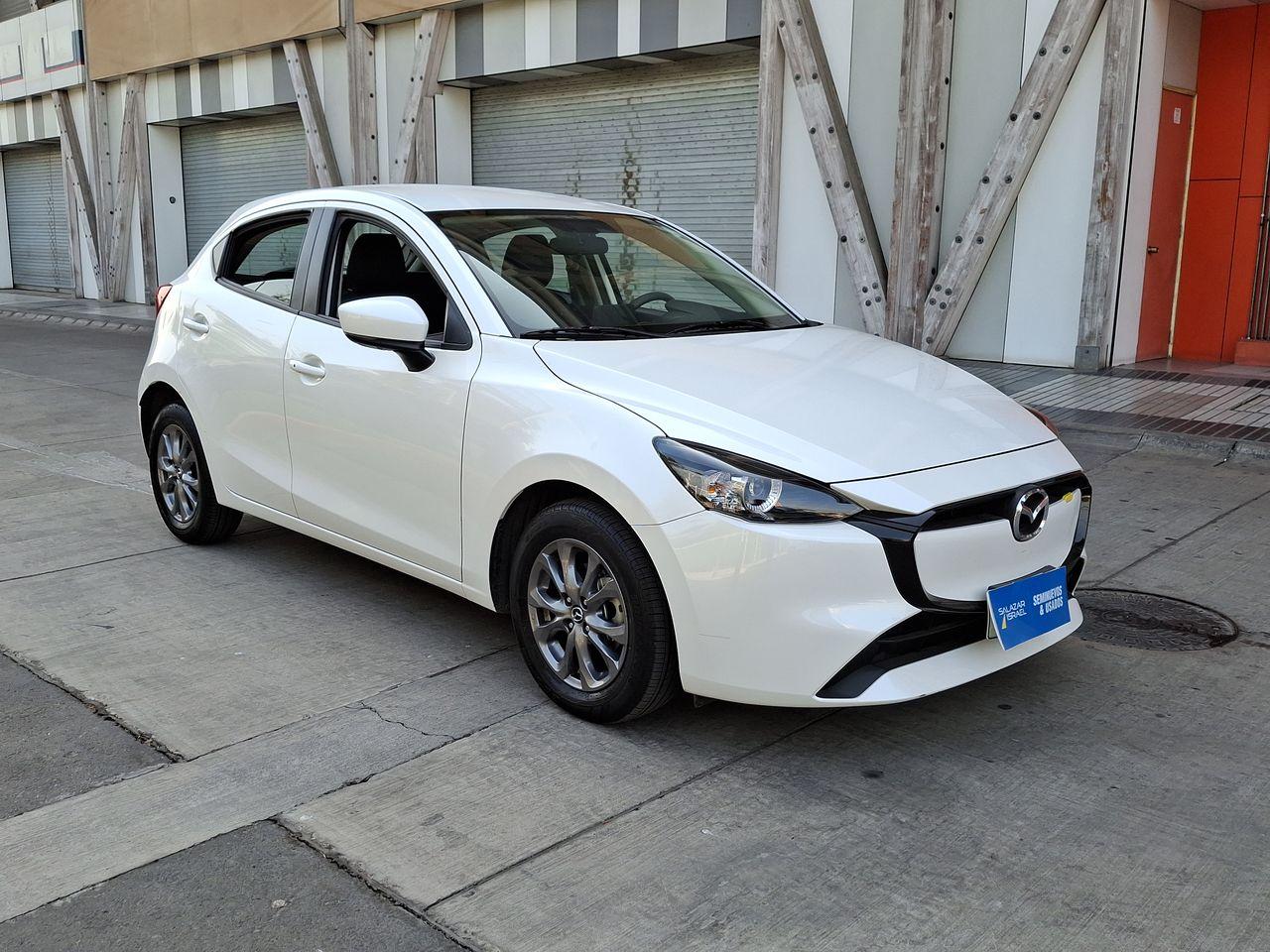Automovil Mazda 2
