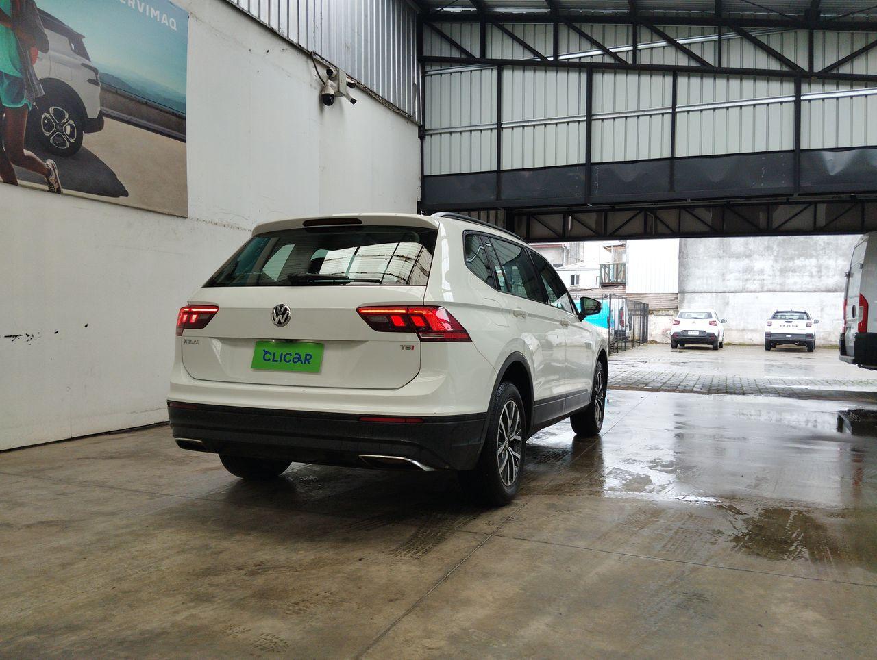 Station Wagon Volkswagen Tiguan